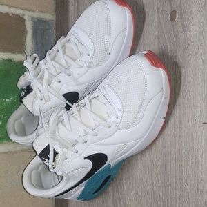 Nike Womens Airmax excee Oracle sz 10